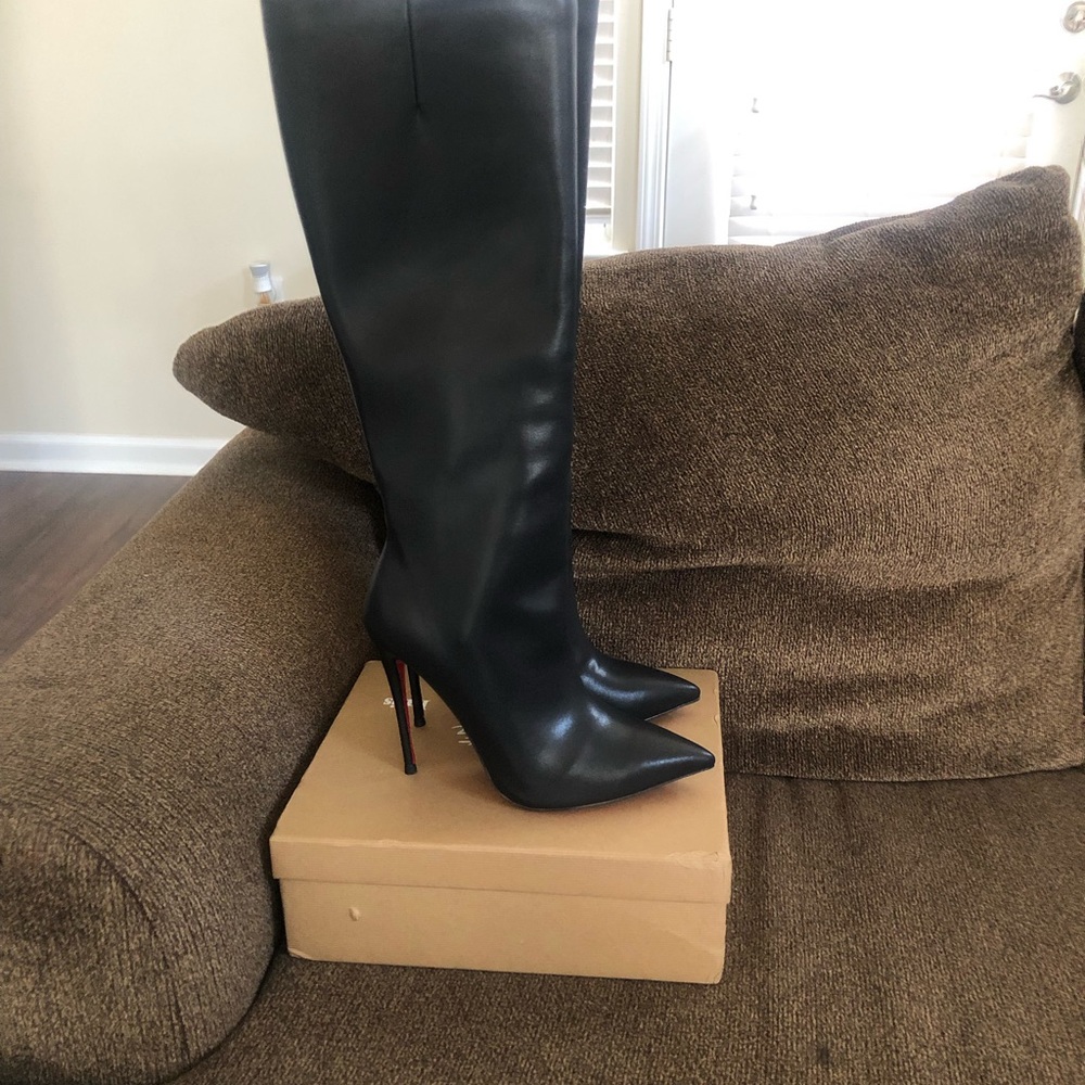 Brand new leather knee designer inspired boots